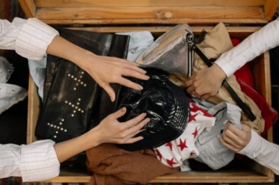 Zero-Waste Wardrobe: Tips for Minimizing Fashion's Environmental Impact